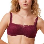 Triumph BH Body Make-Up Illusion Lace Balconette Vinröd B 90 Dam