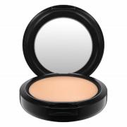 MAC Studio Fix Powder Plus Foundation (olika nyanser) - NW22