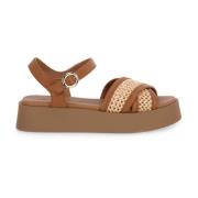 Frau Sandals Brown, Dam