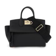 Salvatore Ferragamo Studioväska i grained läder med Gancini-motiv Blac...