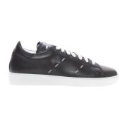 Kiton Handsydda lädersneakers med retrologotyp Black, Herr