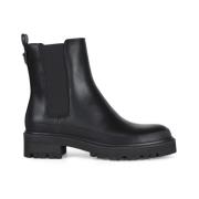 Guess Chelsea Boot med Logoplatta Black, Dam