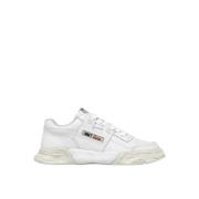 Mihara Yasuhiro Sneakers med minimalistisk design och handgjord lera-p...