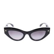 Alexander McQueen Cat Eye Solglasögon med Guld Studs Black, Dam
