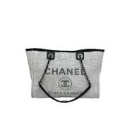 Chanel Vintage Pre-owned Raffia chanel-vskor Gray, Dam