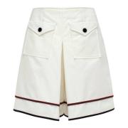 MVP wardrobe Högmidjade Veckade Shorts med Fickor White, Dam