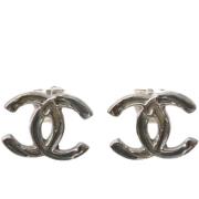 Chanel Vintage Pre-owned Metall rhngen Gray, Dam