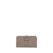 Dee Ocleppo Plånbok i strukturerat läder med guldlogotyp Gray, Dam