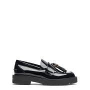 Stuart Weitzman Edgy Tassel Loafer Lug Sula Black, Dam