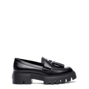 Stuart Weitzman Tassel Loafer med Lug Sole Black, Dam