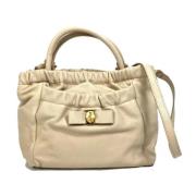 Salvatore Ferragamo Pre-owned Pre-owned Laeder handvskor Beige, Dam