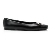 Salvatore Ferragamo Svarta platta balettskor Gancini spänne Black, Dam