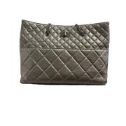 Chanel Vintage Pre-owned Laeder handvskor Gray, Dam