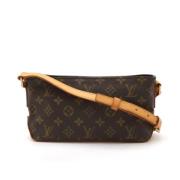 Louis Vuitton Vintage Pre-owned Canvas crossbodyvskor Brown, Dam