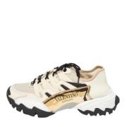 Valentino Vintage Pre-owned Tyg sneakers Beige, Dam