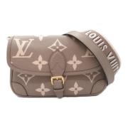 Louis Vuitton Vintage Pre-owned Tyg louis-vuitton-vskor Gray, Dam