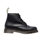 Dr. Martens Svart Läder Rund Tå Stövlar Black, Dam