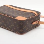 Louis Vuitton Vintage Pre-owned Canvas kuvertvskor Brown, Dam