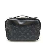 Louis Vuitton Vintage Pre-owned Canvas crossbodyvskor Black, Dam