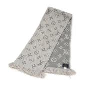 Louis Vuitton Vintage Pre-owned Ylle sjalar Gray, Dam