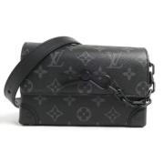 Louis Vuitton Vintage Pre-owned Canvas crossbodyvskor Black, Dam