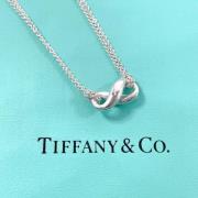 Tiffany & Co. Pre-owned Pre-owned Metall halsband Gray, Dam