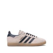 Adidas Beige Gazelle Sneakers med Läderdetaljer Beige, Dam