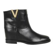 Via Roma 15 Ankelboot med guldtonad metallplatta Black, Dam