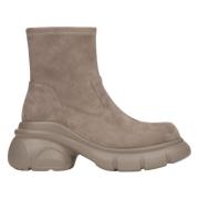 Estro Kvinnors Beige Chelsea Boots tillverkade av Äkta Velour på en Pl...