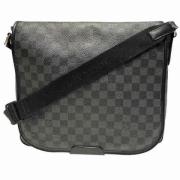 Louis Vuitton Vintage Pre-owned Canvas crossbodyvskor Black, Dam