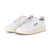 Autry Låga sneakers i läder med röd hälkappa White, Herr