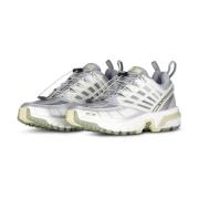 Maison Margiela Sportig Sneaker med Andningsbara Mesh-element Gray, Da...