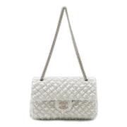 Chanel Vintage Pre-owned Canvas axelremsvskor White, Dam