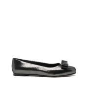 Salvatore Ferragamo Silver Platta Skor Elegant Stil Gray, Dam