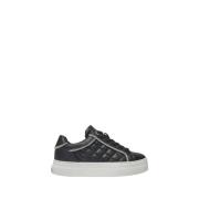 Guess Svarta Sneakers Elegant och mångsidig stil Black, Dam