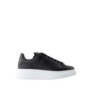 Alexander McQueen Svart läder Oversize Sneakers Black, Dam