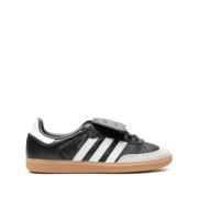 Adidas Svarta Sneakers Läder Logotyp Stämpel Black, Dam