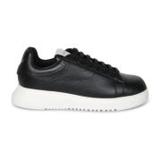 Emporio Armani Svarta lädersneakers med stadig sula Black, Herr