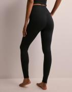 Aim'n - Svart - Ribbed Seamless Tights