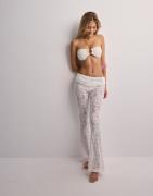 Nelly - Vit - Crochet Pants