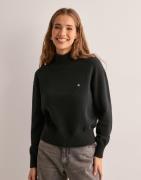 Calvin Klein Jeans - Svart - Monogram Embro High Neck Sweater