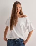 Nelly - Vit - Slouchy Shoulder Tee