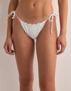 Nelly - Vit - Frill Anglais Bikini Panty