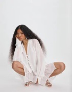 Nelly - Vit - Flowy Mini Skirt