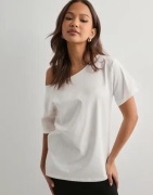 Nelly - Vit - Slouchy Shoulder Tee