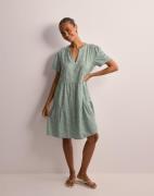 Only - Grön - Onlzally Life S/S Thea Dress Noos P