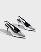Pieces - Silver - Pcnellie Pump
