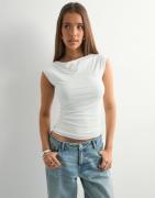 Nelly - Vit - Perfect Soft Top
