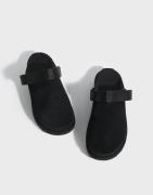 UGG - Svart - W Goldenstar Clog