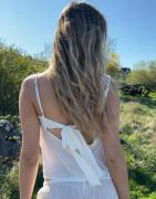 Nelly - Vit - Flowy Bow Top